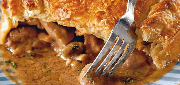 Пирог с мясом, почками и грибами