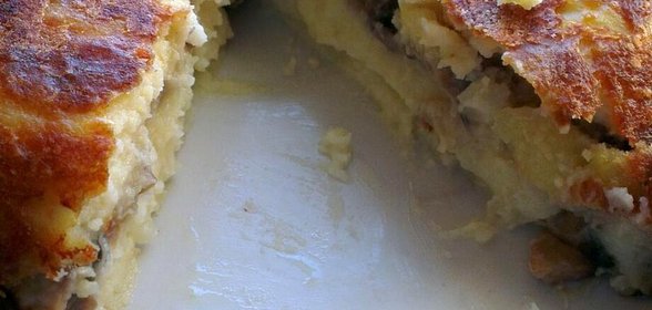 Картофельная запеканка с грибами в мультиварке