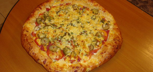 Пицца на пышном тесте сырная при сырная