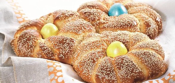 Греческий пасхальный хлеб