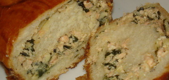 Рулет с форелью и шпинатом. Или же- тесто из хлебопечки, пирог из печки