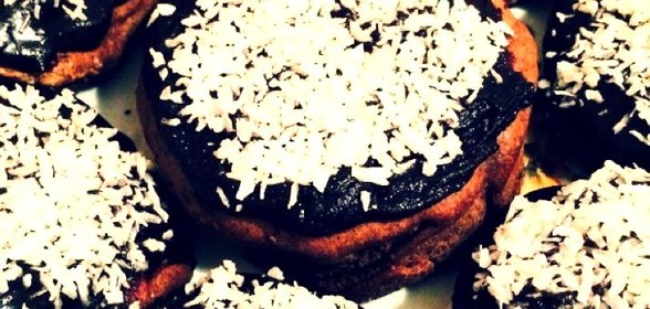 Шоколадный кекс с шоколадным соусом