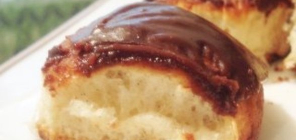 Булочки с марципановой начинкой