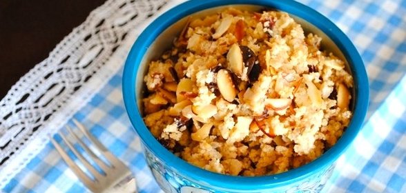 Кускус с миндалем и изюмом