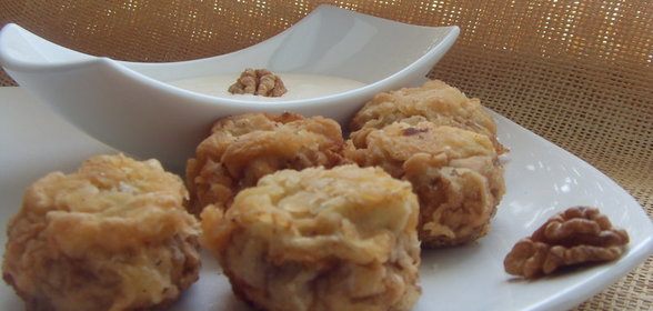 Грибы с орехами под розовым соусом