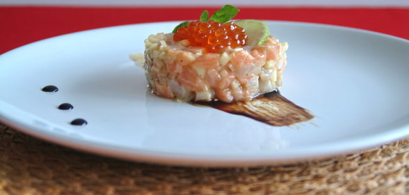 Тартар из лосося и сибаса