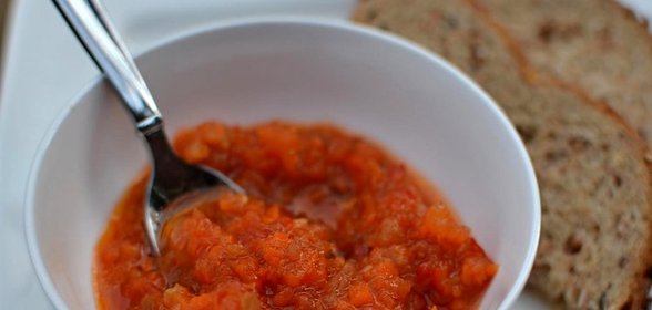 Аджика с яблоками