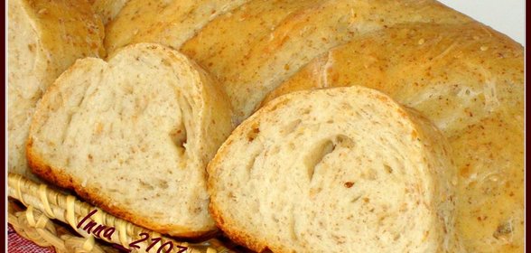 Батон отрубной с кунжутом
