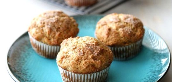Банановые маффины с медом и арахисовым маслом