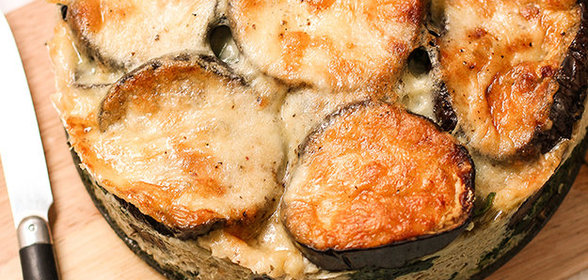 Пирог из баклажанов со шпинатом и сыром