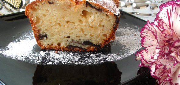 Нежный творожный кекс с черносливом