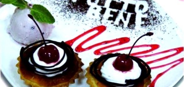 Песочные корзиночки с мороженым