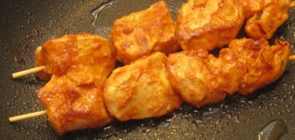 Куриный шашлычок в красном маринаде