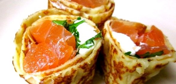 Блины с семгой и сливочным сыром