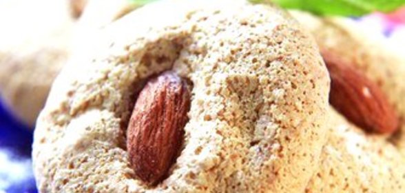 Рождественское печенье с корицей и миндалем