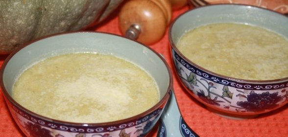 Тыквенный суп с луком пореем и пармезаном