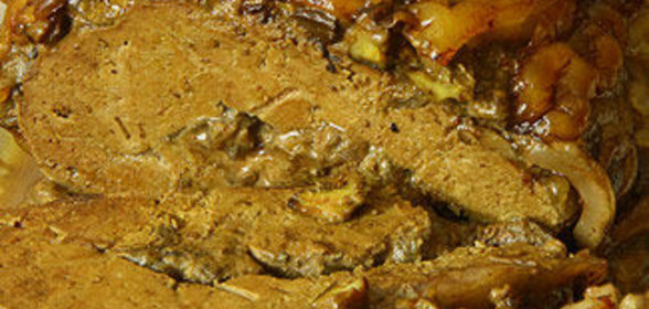 Печень с белыми грибами в сальнике