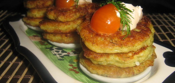 Картофельно-яблочные оладьи закусочные