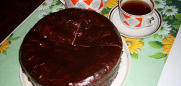 Пирог с бананами и вишнями