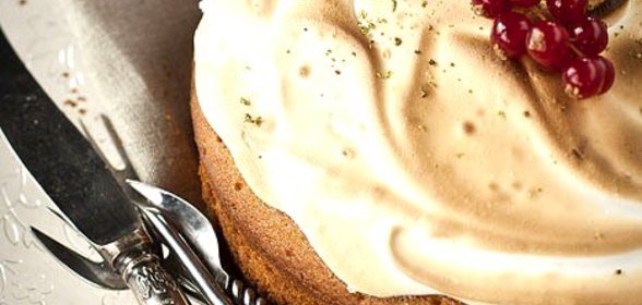 Лимонный пирог с малиной