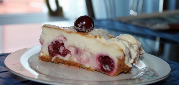 Творожный пирог с вишней