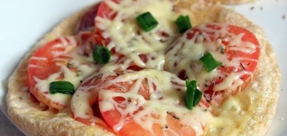 Горячие бутерброды на вафельных хлебцах