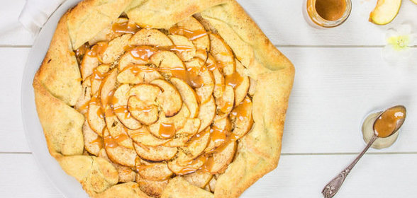 Яблочный пирог с соленой карамелью