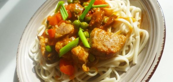 Лапша удон со свининой