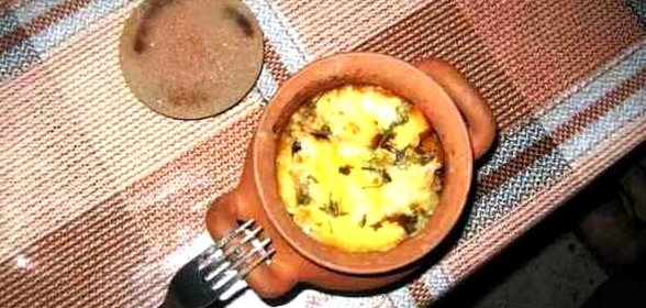 Запеканка Тбилисури в горшочках