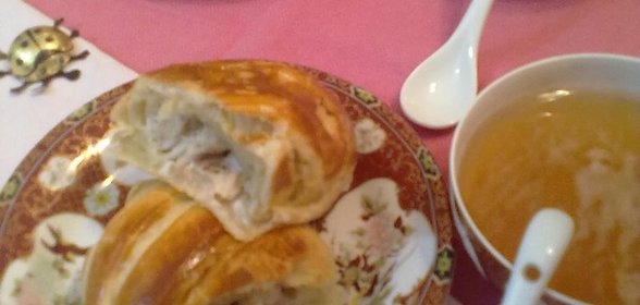 Красавцы-пирожки из слоеного теста с брюшками жирной рыбы для Иришки(irina mai)!!!