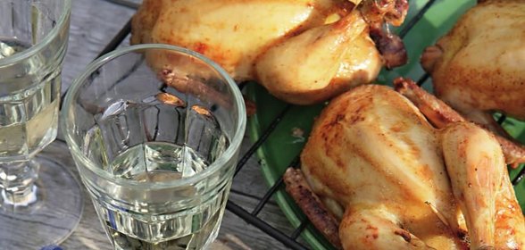 Цыплята-корнишоны, фаршированные финиками