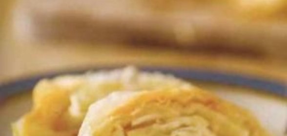 Штрудель с яблоками и ананасом