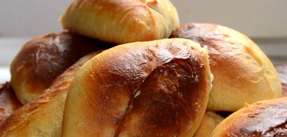 Пирожки сладкие с вишней