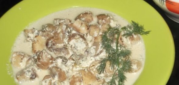 Бисквит клубничный