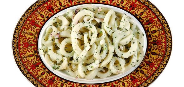 Кальмары с чесноком и зеленью