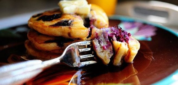 Лимонно-черничные оладьи