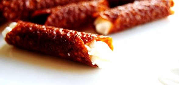 Трубочки со сливочной начинкой