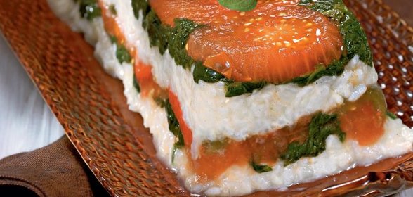 Террин с перцами и помидорами