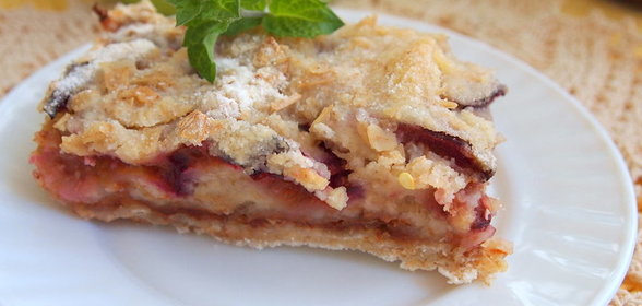 Насыпной яблочно-сливовый пирог: пошаговый рецепт