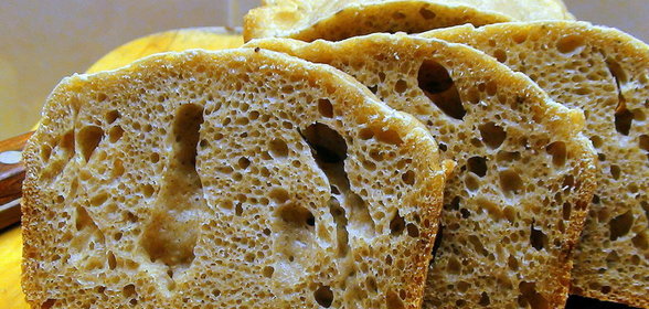 Ароматный домашний хлеб из цельнозерновой муки с сухими травами