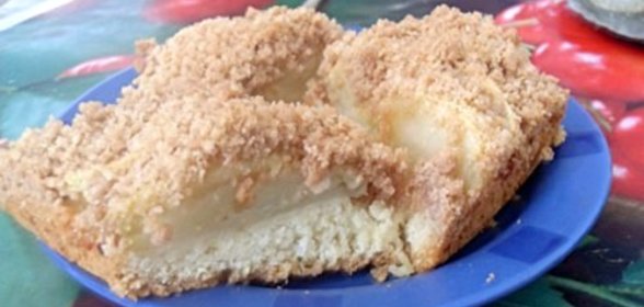 Шарлотка песочная с яблоками