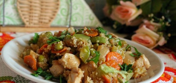 Филе куриной грудки с овощами и кускусом