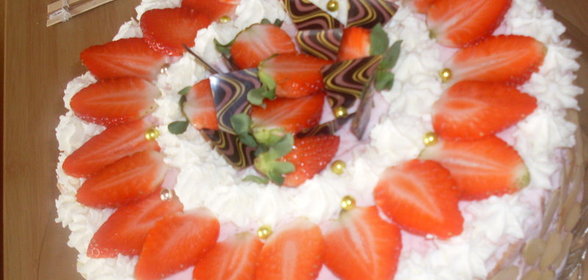 ТортКлубничное искушение