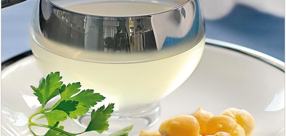 Консоме с профитролями