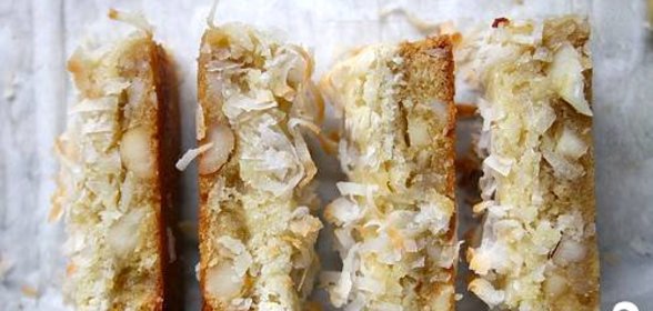 Кокосовые пирожные с орехами