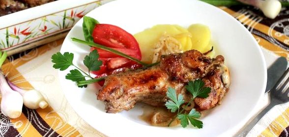 Индюшиные крылья в сметанном соусе