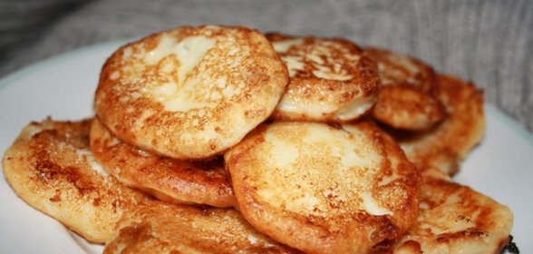 Творожные сырники с изюмом