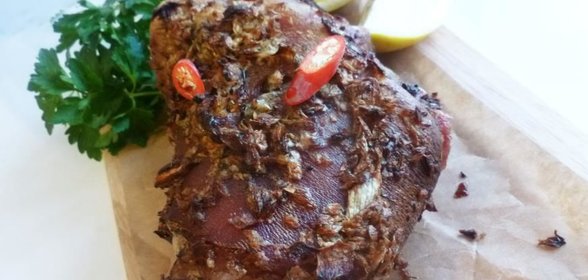 Запеченная свиная рулька