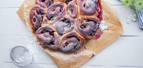 Бриошь с черникой