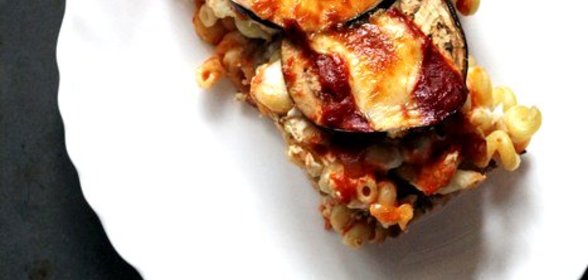 Запеканка c помидорами, баклажанами и сыром